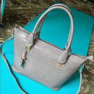 Elegant Gray Crocodile-Embossed Women's Bag